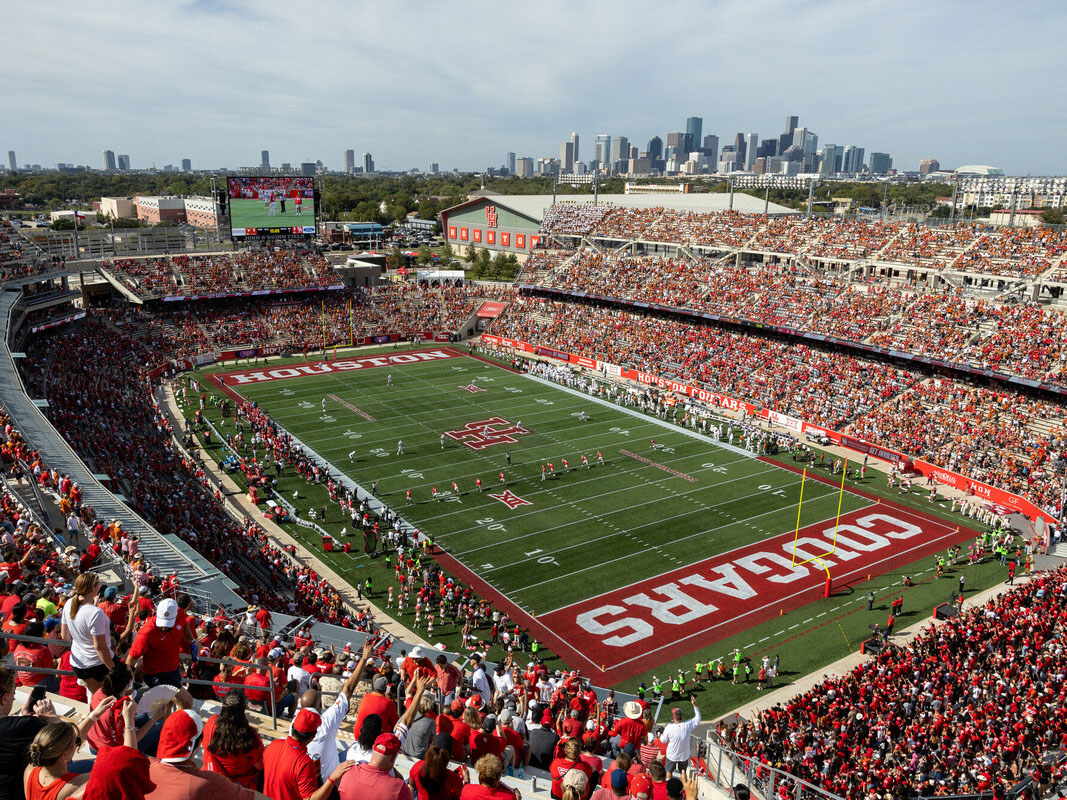 A full crowd inside of TDECU Stadium at the University of Houston