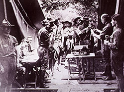 WWI soldiers receiving vaccine